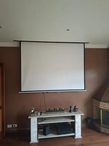 Projetor com painel e csixinhas JBL.Usado