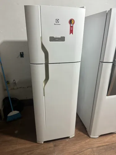 Geladeira Electrolux DFN41 371 Litros;: Entrego