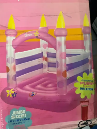 Pula pula  inflável da Barbie 