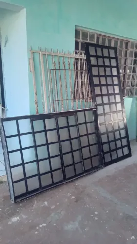 Porta 79x2,07 Janela 1,50x1,00