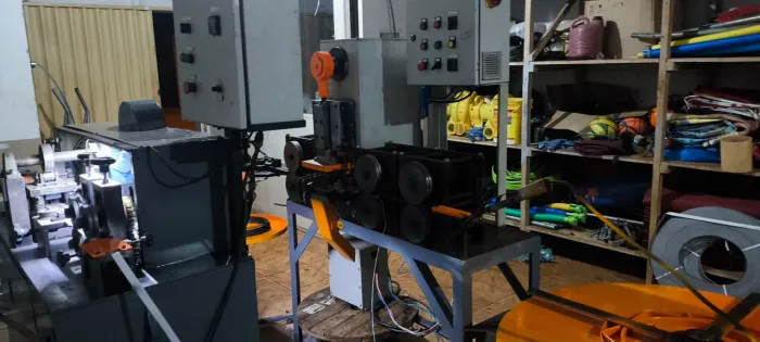 Máquina de fabricar Concertina