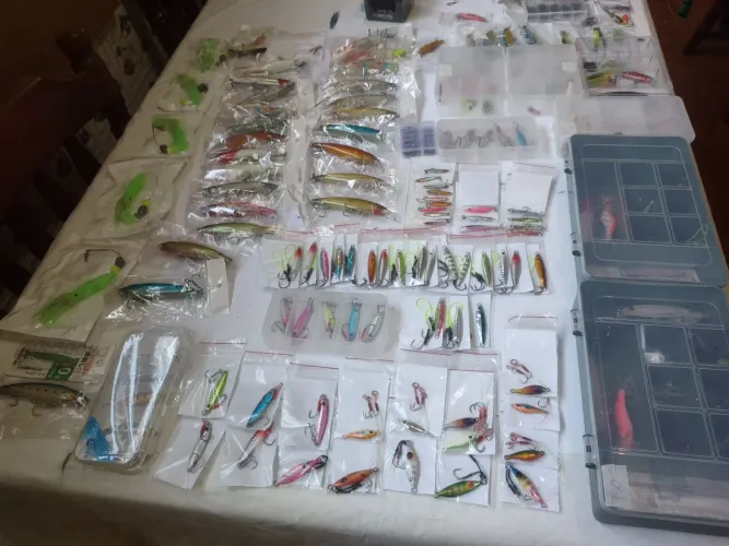 Iscas artificiais e material de pesca 