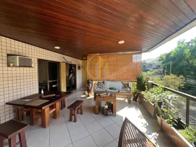 Apartamento para venda com 3 quartos em Recreio dos Bandeirantes com 105m²