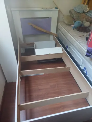 Cama de solteiro + colchão 