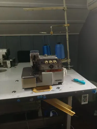 Maquina overlock bk sibura motor elétrico