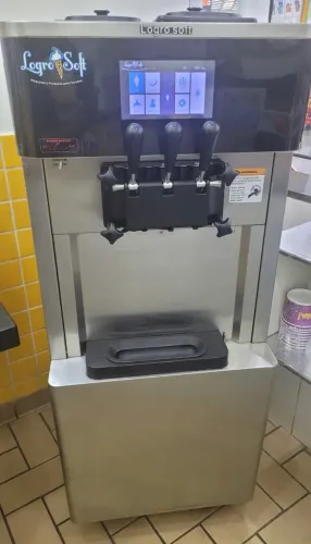 Maquina de Sorvete muito nova LOGROSOFT, Revisada excelente escolha para sua Sorveteria