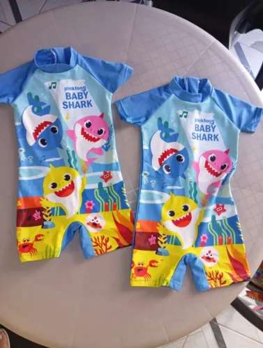 Roupa de banho usados