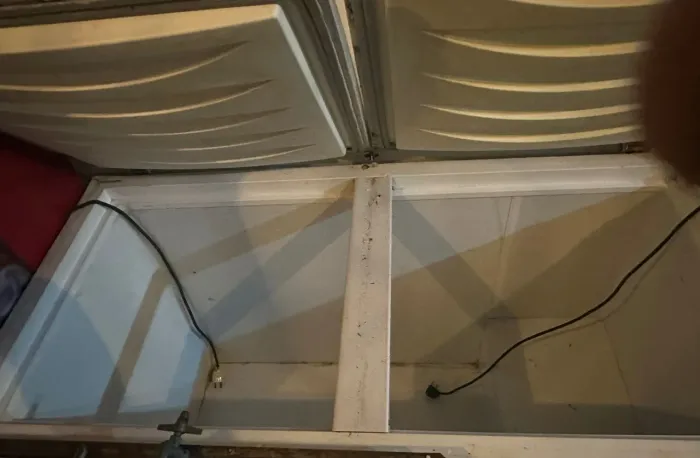 Vendo Freezer horizontal 410lts (GELANDO MUITO).