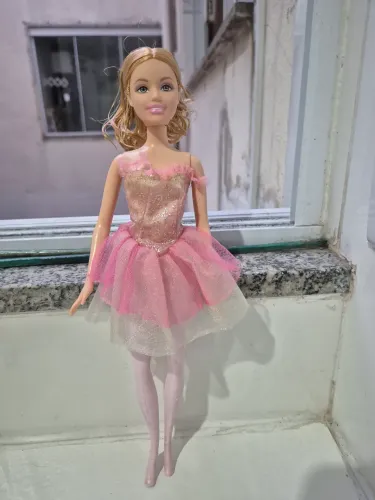 Barbie bailarina perna de borracha