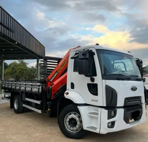 Ford cargo 1519 4x2 - 2013 Munck Madal 15T