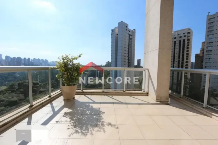 Apartamento em Avenida Dona Helena Pereira de Moraes - Parque do Morumbi - São Paulo/SP