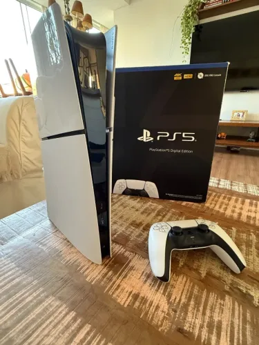 PS5 Slim Digital 1TB na caixa | PlayStation 5