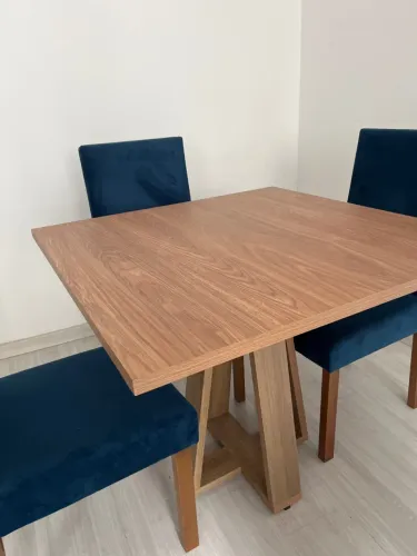 Mesa de Jantar + 4 cadeiras