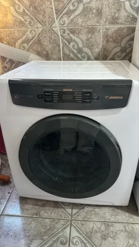 Secadora de roupas de parede e piso Electrolux 11Kg Branca Premium Care com Timer Control