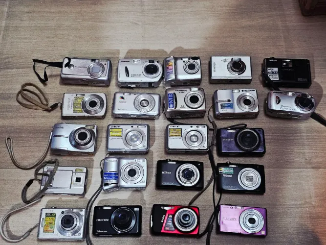 Lote de 22 camera digitais para concerto ou retirada de peças