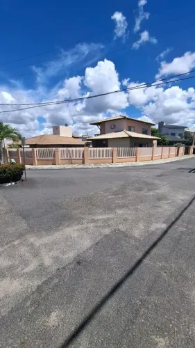 Casa de Condomínio a venda em Lauro de Freitas- BA
