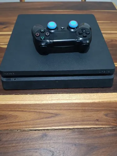 PS4 SLIM 1TB