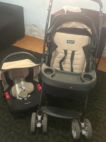 Carrinho e bebê conforto