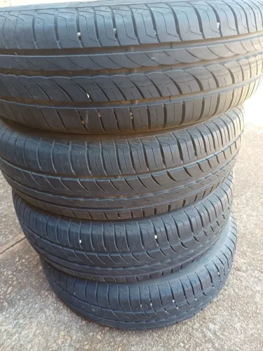 Pneus pirelli 175/ 70 /14 valor unidade impecável