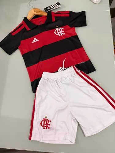 Kit infantil Flamengo 4 a 11 anos disponível