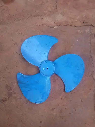 Hélice de ventilador porte pequeno retirar no Aero Rancho Não entrego