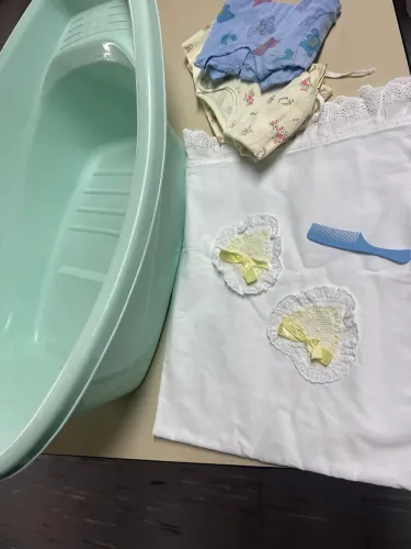 Banheira plástica + manta cobre bebê algodão