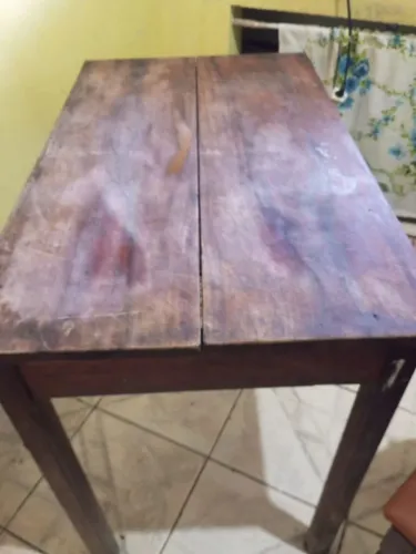 Mesa de madeira rústica