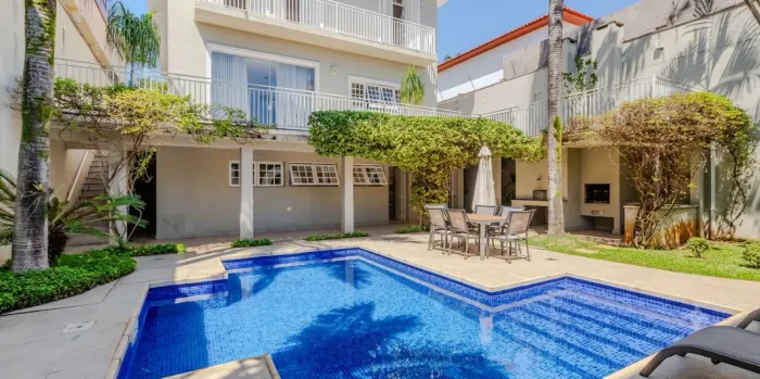 Casa para venda em Pacaembu com 3 quartos, sendo 3 suítes, 350m²