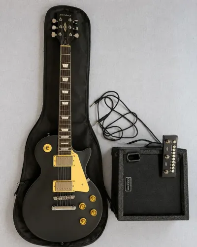 Guitarra Strinberg LPS 230 + Amplificador Donner + Cube Baby + Afinador
