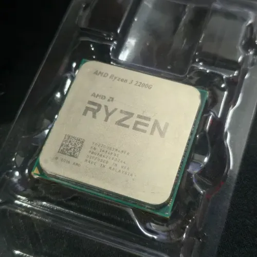 Processador AMD Ryzen 3 2200G + Vídeo Integrado Vega 8 (Perfeito Estado!)