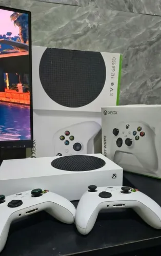 Xbox séries S + 2 controles + caixa