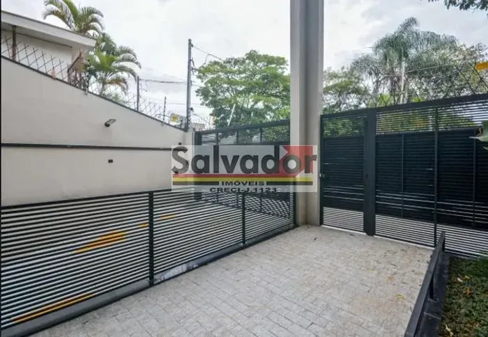 Prédio na Vila Monumento - São Paulo
