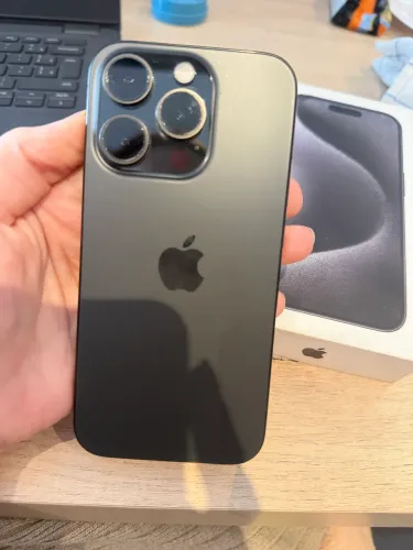 iPhone 15 pro 256g