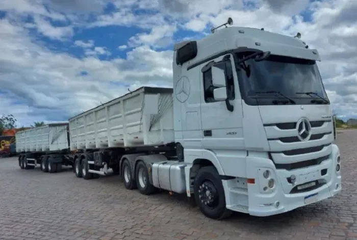 Mb Actros 2651 + Rodocaçamba 2020 - Transfiro Agio
