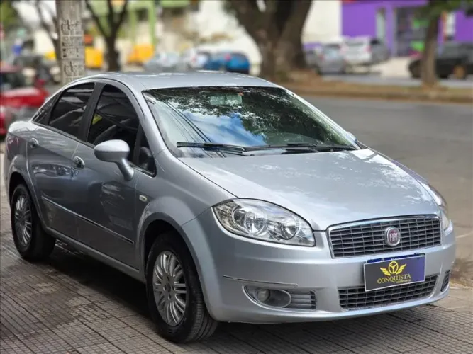 Fiat Linea Essence 1.8 Flex 16V 4P 2013
