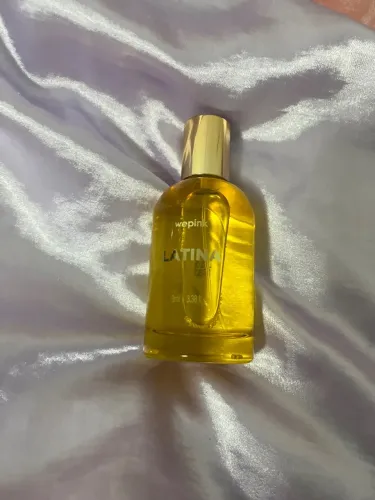 Perfume Wepink Latina