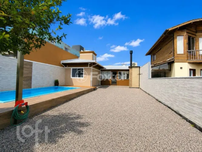Casa à venda Rua Cananéia, Praia do Sonho (Ens Brito) - Palhoça