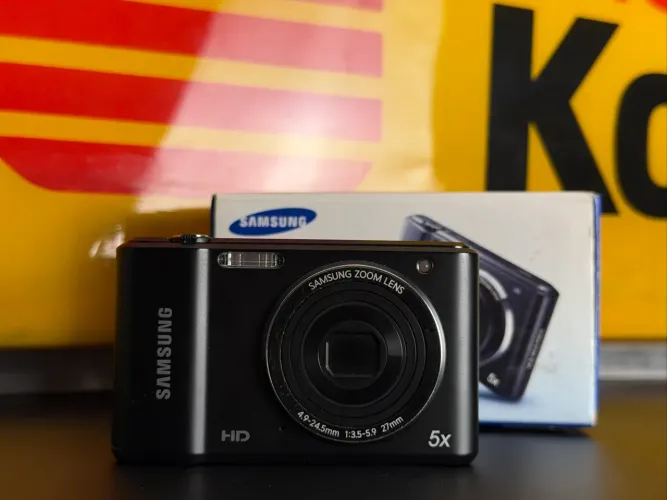 Câmera Digital Samsung ES90 - 14.2MP e 5x de zoom (estilo cybershot)