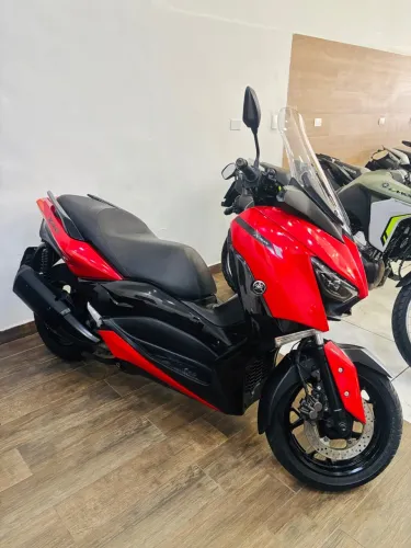 Xmax 250 2023 só 14mil km