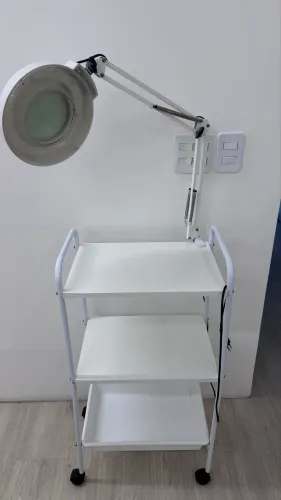 Mesa Auxiliar e Lupa profissional Estética 