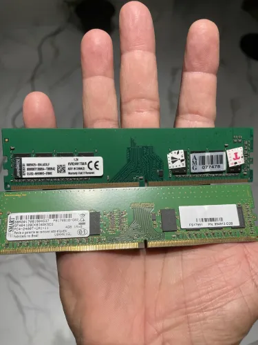fonte 500 w e 2 pente de memória ddr4 uma 4 e outra de 8 gigas de frequência  2400  