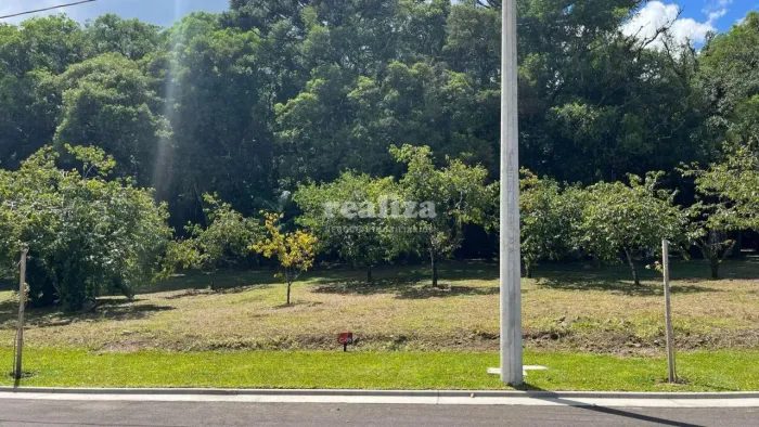 TERRENO EM GRAMADO