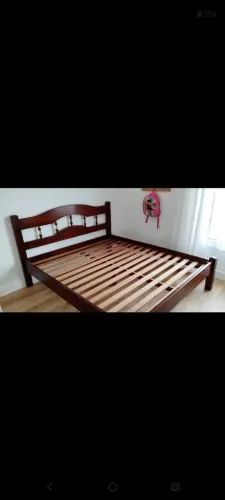 Cama de madeira maciça