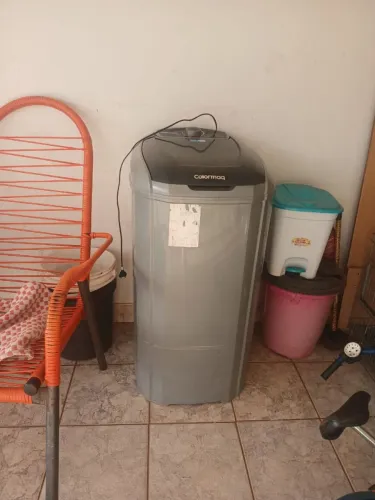 Tanquinho de lavar roupa