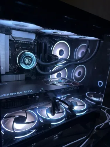 6 Meses de Uso PC Gamer TOP - Ryzen 7 9800X3D + RTX 5070 Ti 16GB - NOTA FISCAL E GARANTIA