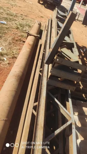 Tesouras de perfil 75 chácara 14 com 7 m 40 cm de altura 80,00 o metro