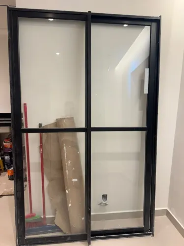Porta Balcão 2 Folhas Móveis Vidro 210x140 Alumínio Preto com Fechadura