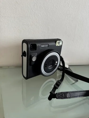 Camera instax sq40 preta