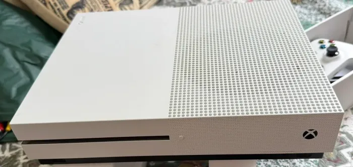 Xbox One S - sem detalhes de uso - 2TB