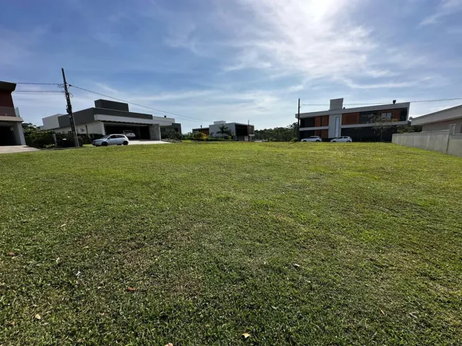 Terreno a venda no Condomínio das Palmeiras em Içara com 800 m2